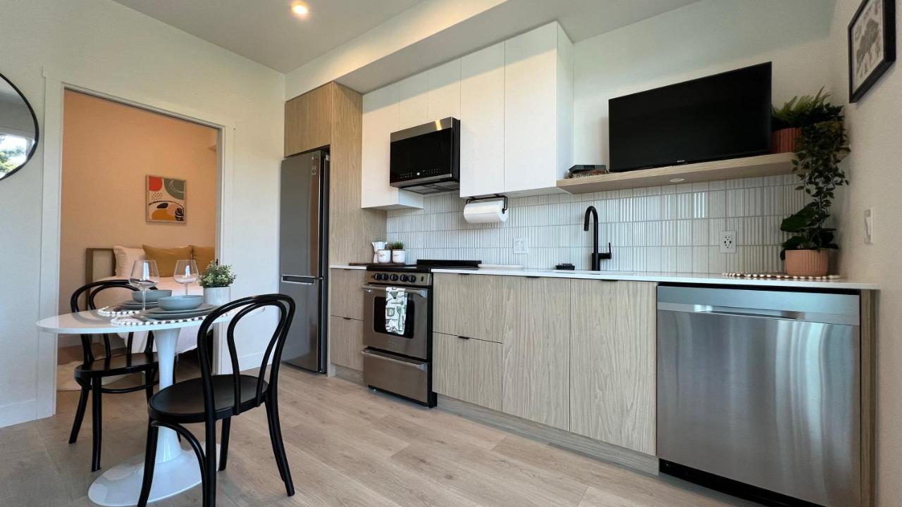 Hillside Oasis By Iris Properties! Victoria Exterior photo